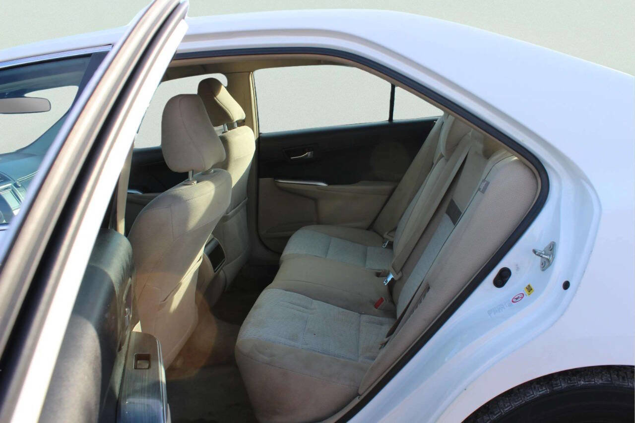 Used 2013 Toyota Camry LE image 7