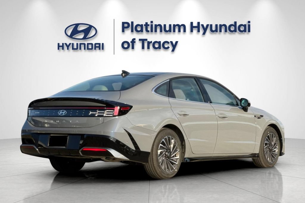 New 2026 Hyundai Sonata Limited FWD image 4