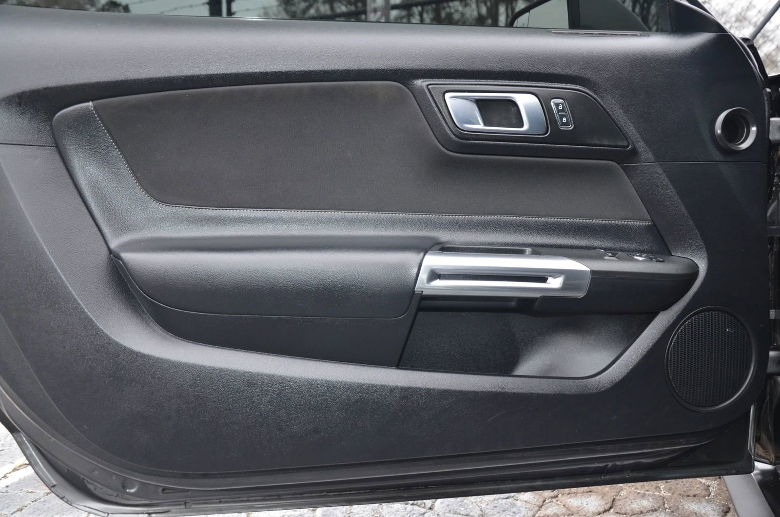 Used 2018 Ford Mustang Coupe image 31