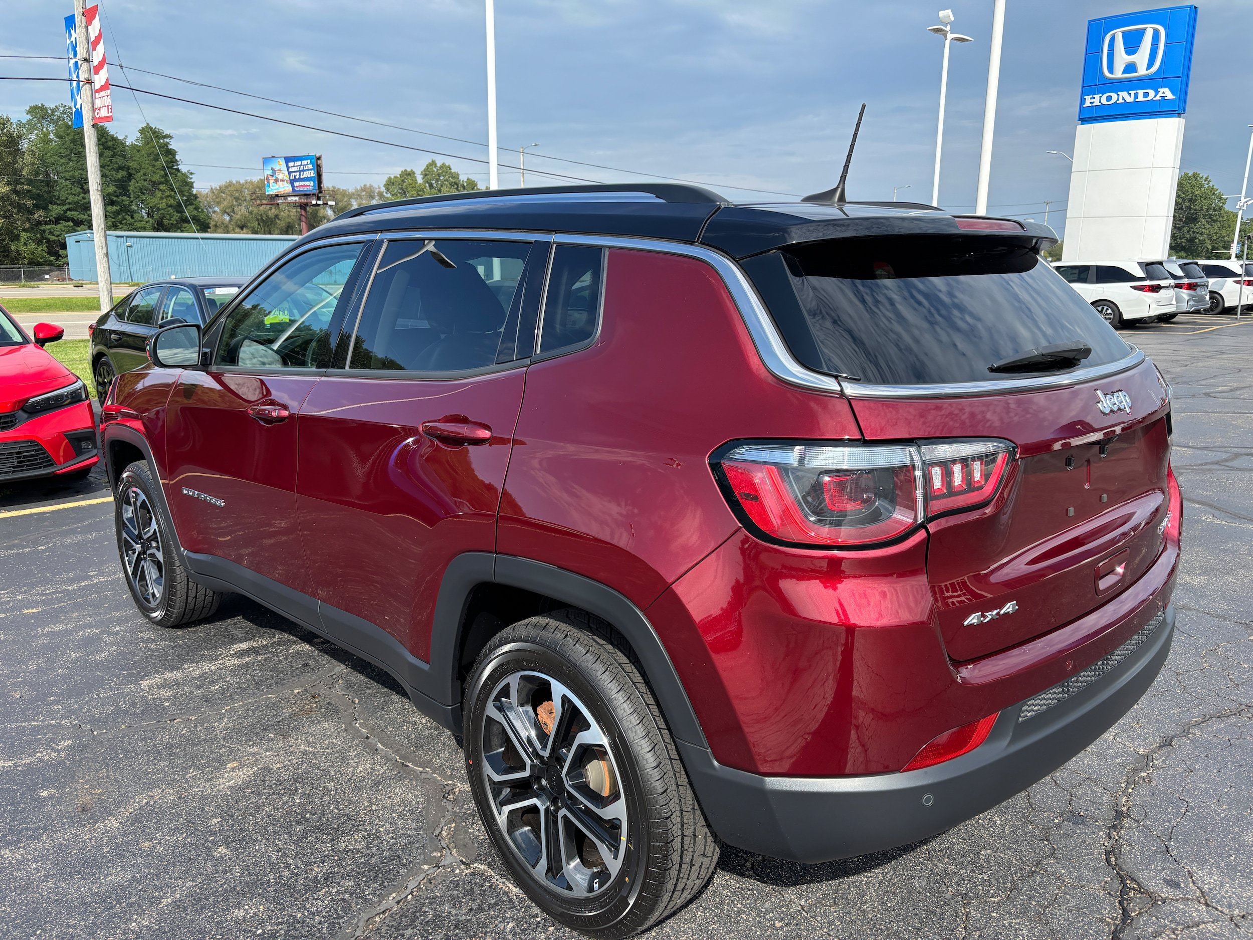 Used 2022 Jeep Compass Limited AWD/4WD image 8