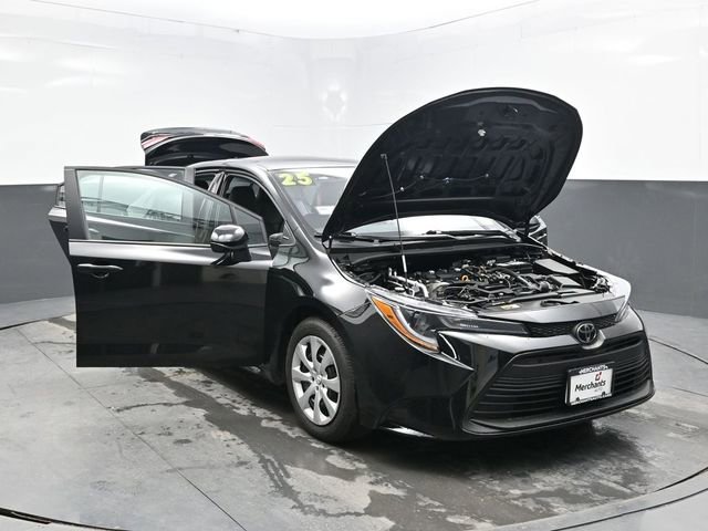 Used 2025 Toyota Corolla LE FWD image 25