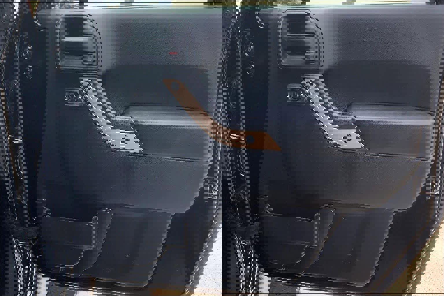 Used 2017 Jeep Wrangler 75th Anniversary image 22