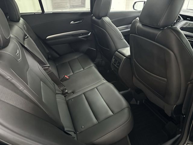 Used 2022 Cadillac XT4 Premium Luxury w/ Technology Package AWD/4WD image 17