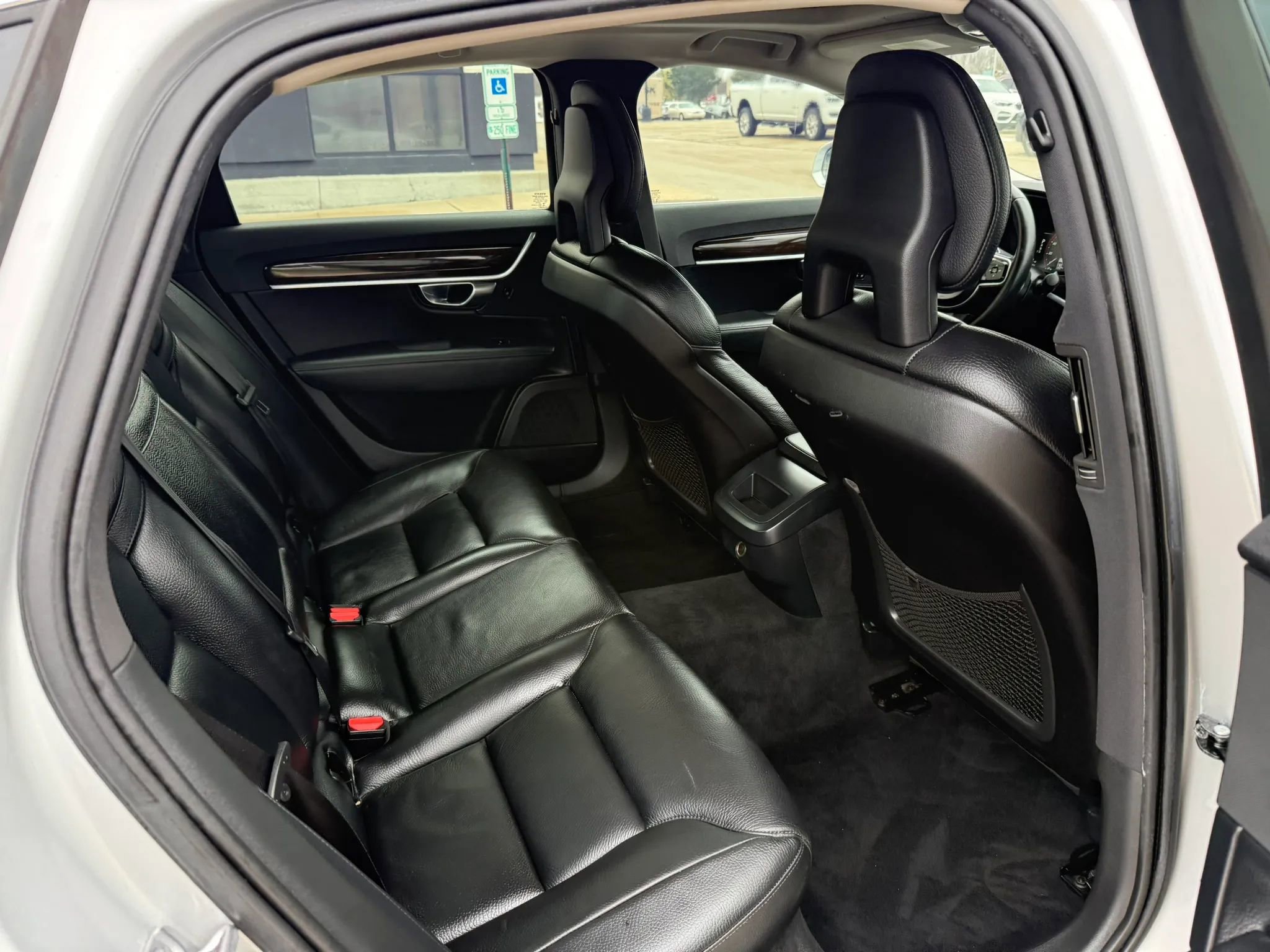 Used 2017 Volvo S90 T5 Momentum w/ Protection Package FWD image 23