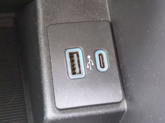 Certified 2022 Ford Edge SE image 21