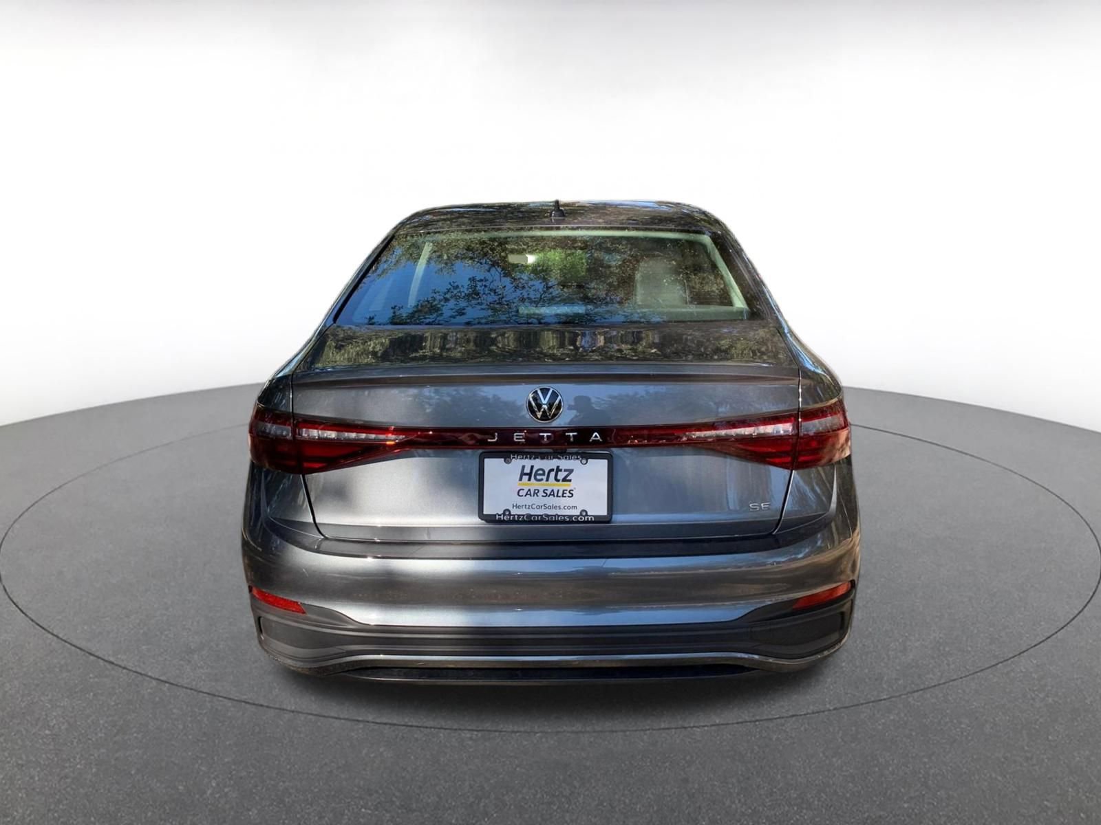 Used 2025 Volkswagen Jetta SE image 6