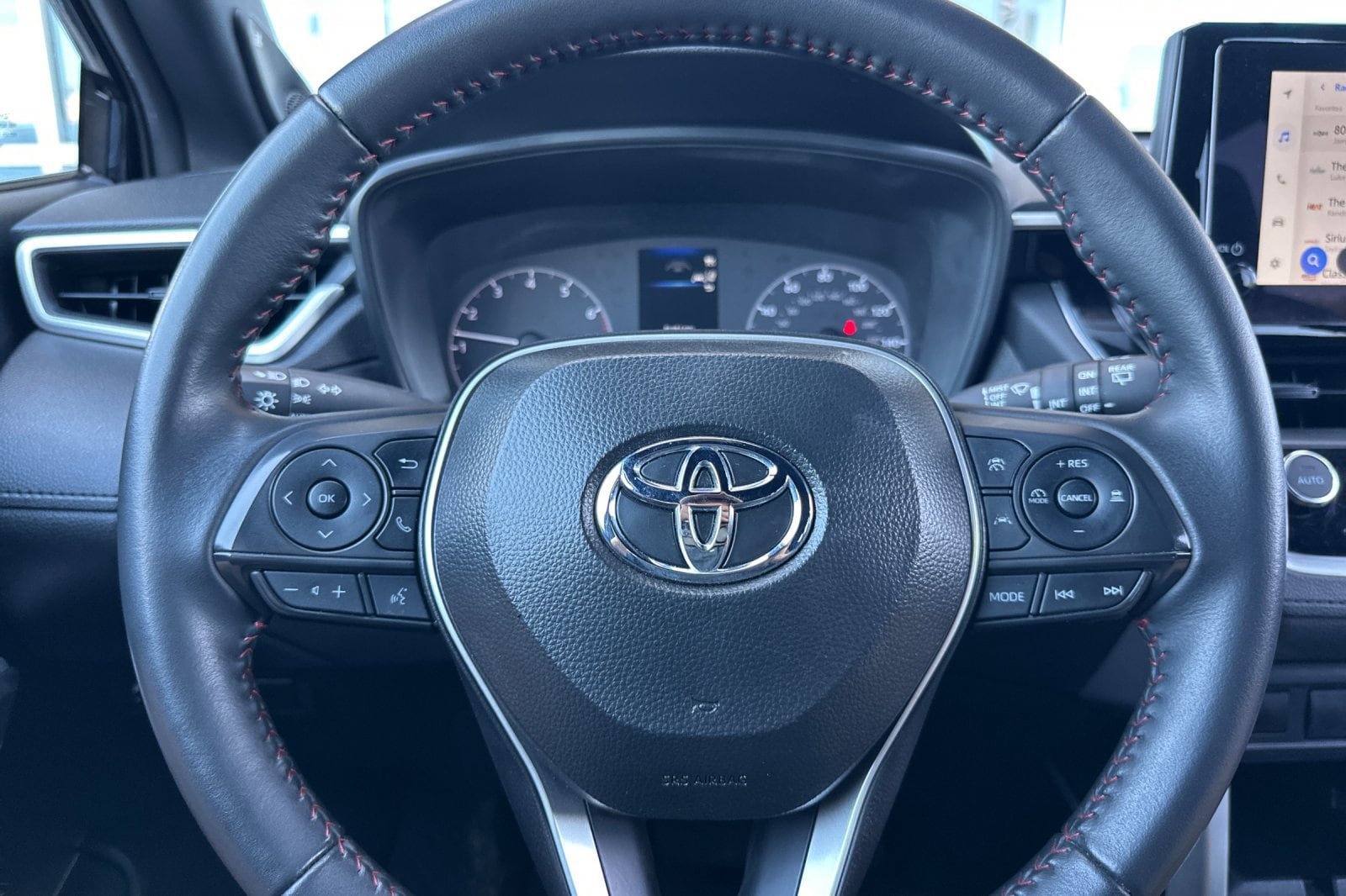 Used 2025 Toyota Corolla Cross AWD Hybrid w/ Moonroof Package image 23