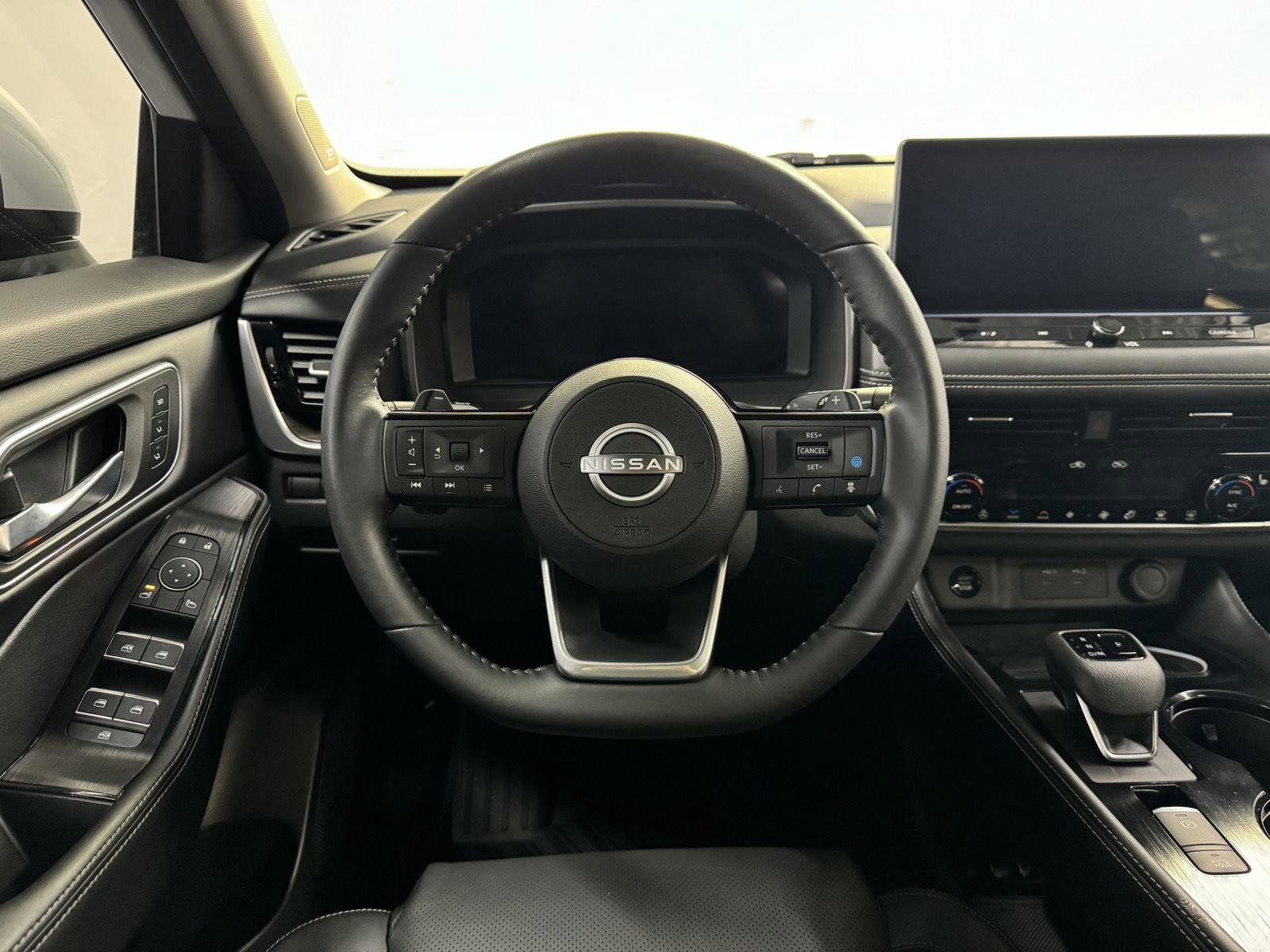 Used 2024 Nissan Rogue Platinum w/ Platinum Premium Package image 14