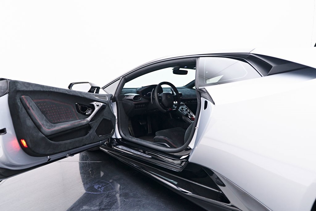 Used 2018 Lamborghini Huracan Performante image 49