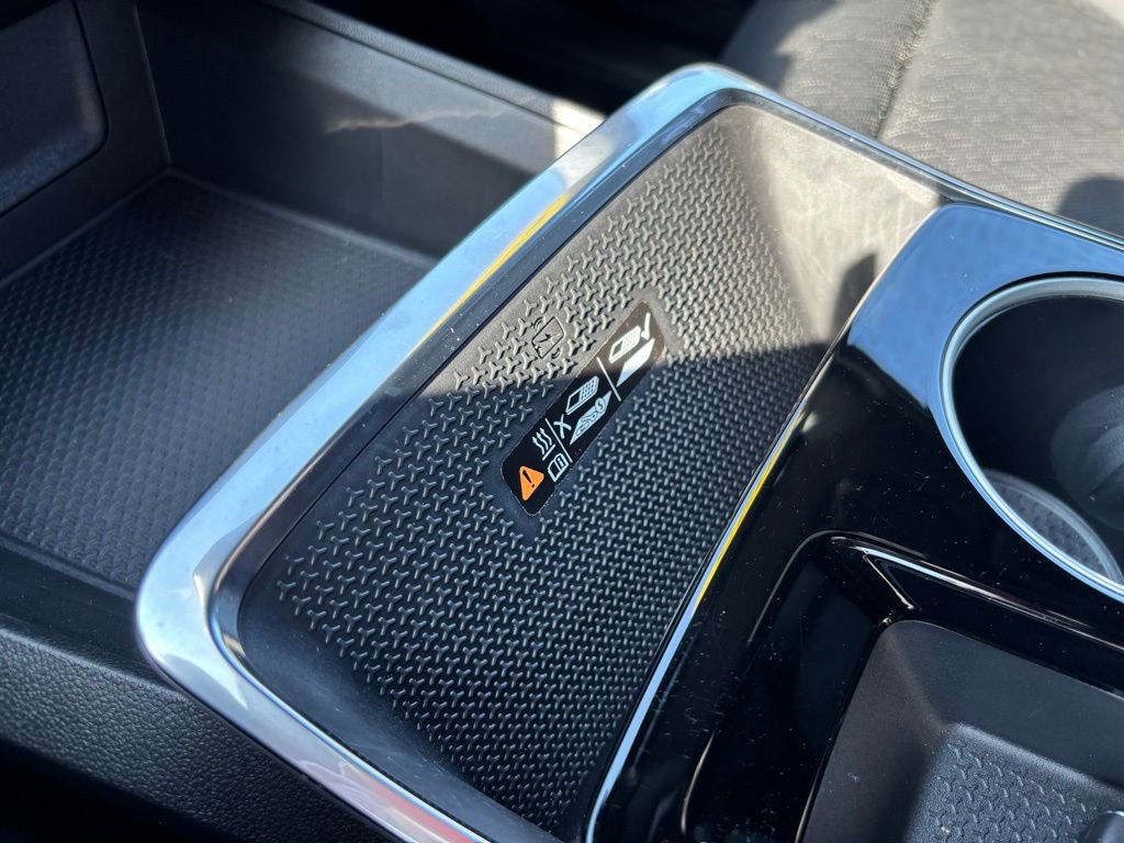 Used 2025 Chevrolet Equinox LT w/ Convenience Package II image 28