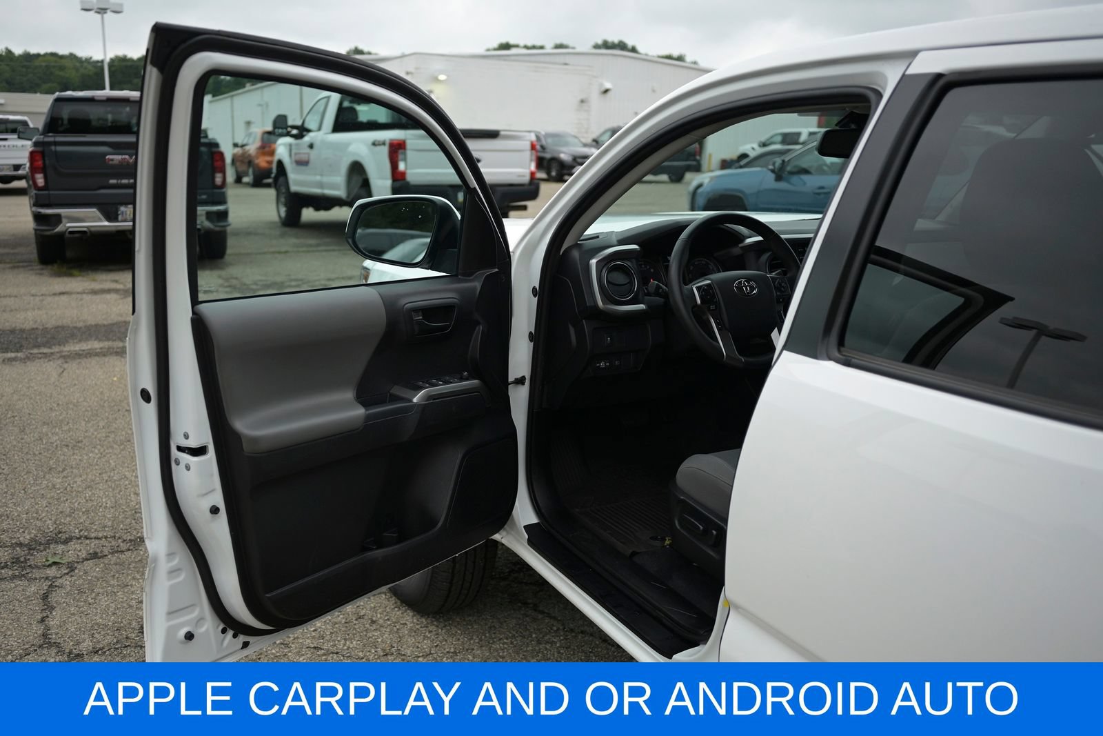 Used 2023 Toyota Tacoma SR5 AWD/4WD image 17
