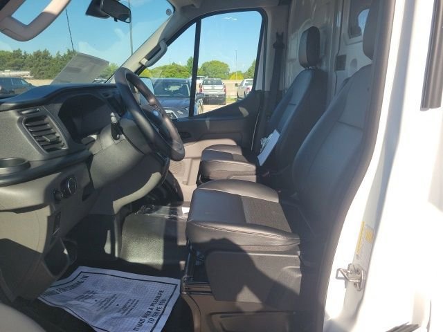 New 2026 Ford Transit 250 148 Medium Roof w/ Electrician Trade Package RWD image 17