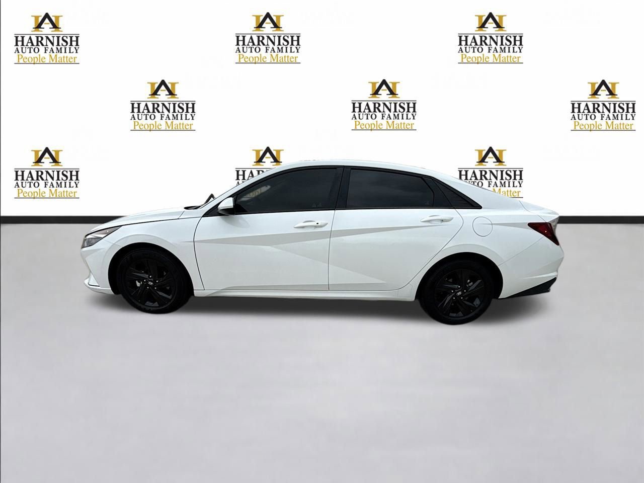 Used 2021 Hyundai Elantra SEL FWD image 2