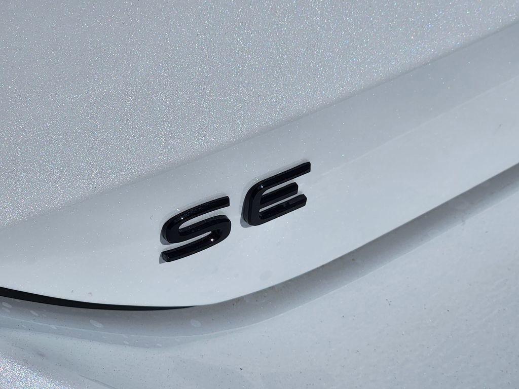 New 2026 Volkswagen Tiguan SE R-Line image 30