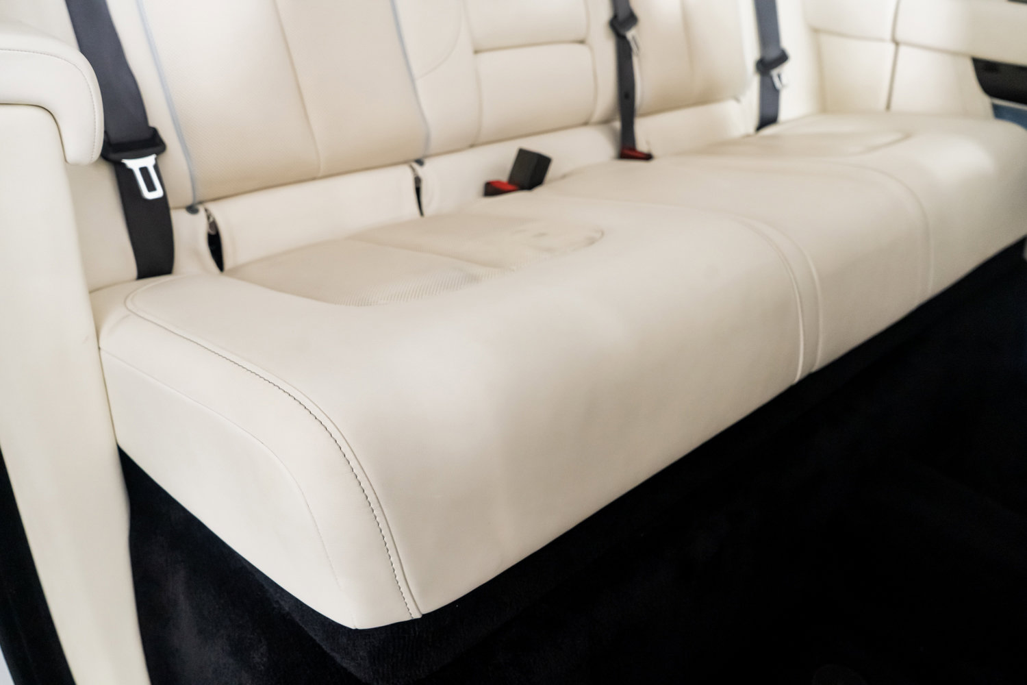 Used 2023 Rolls-Royce Cullinan Black Badge image 29