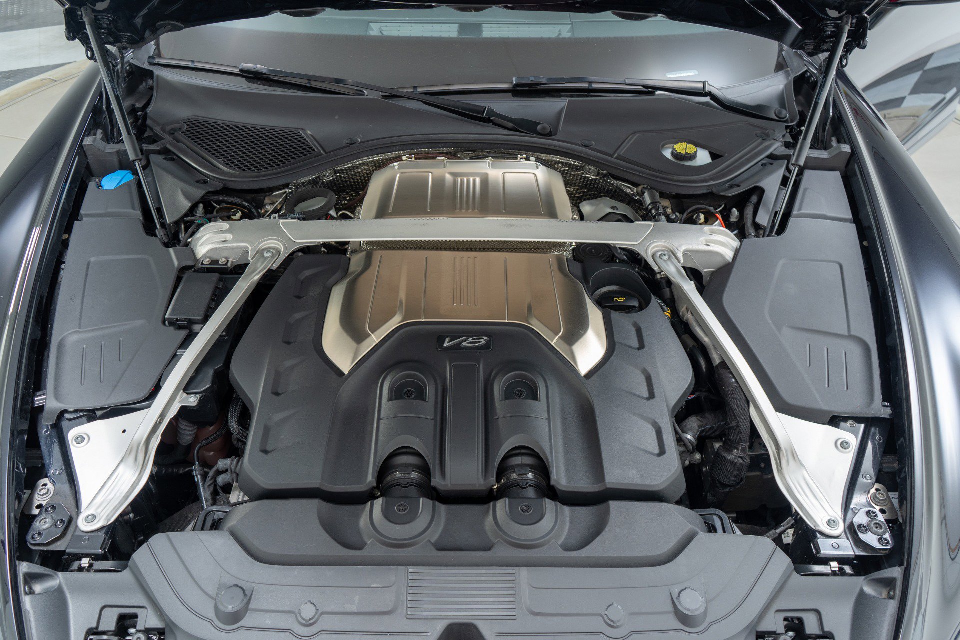 Used 2023 Bentley Continental GT V8 image 12