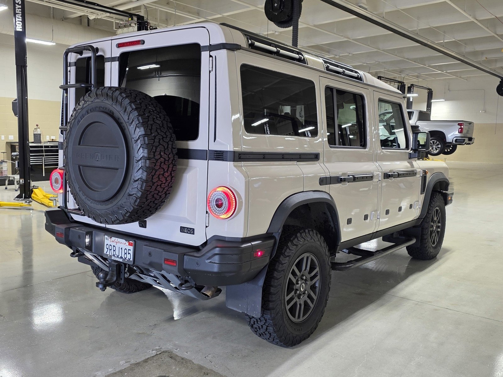 Used 2024 INEOS Grenadier Fieldmaster Edition image 7