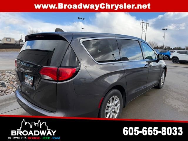 Used 2023 Chrysler Voyager LX image 6