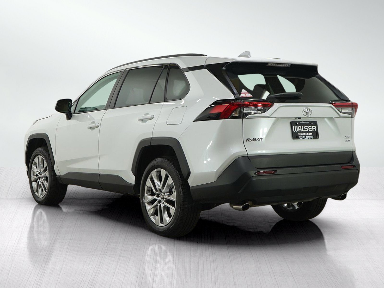 Used 2025 Toyota RAV4 XLE Premium AWD/4WD image 3