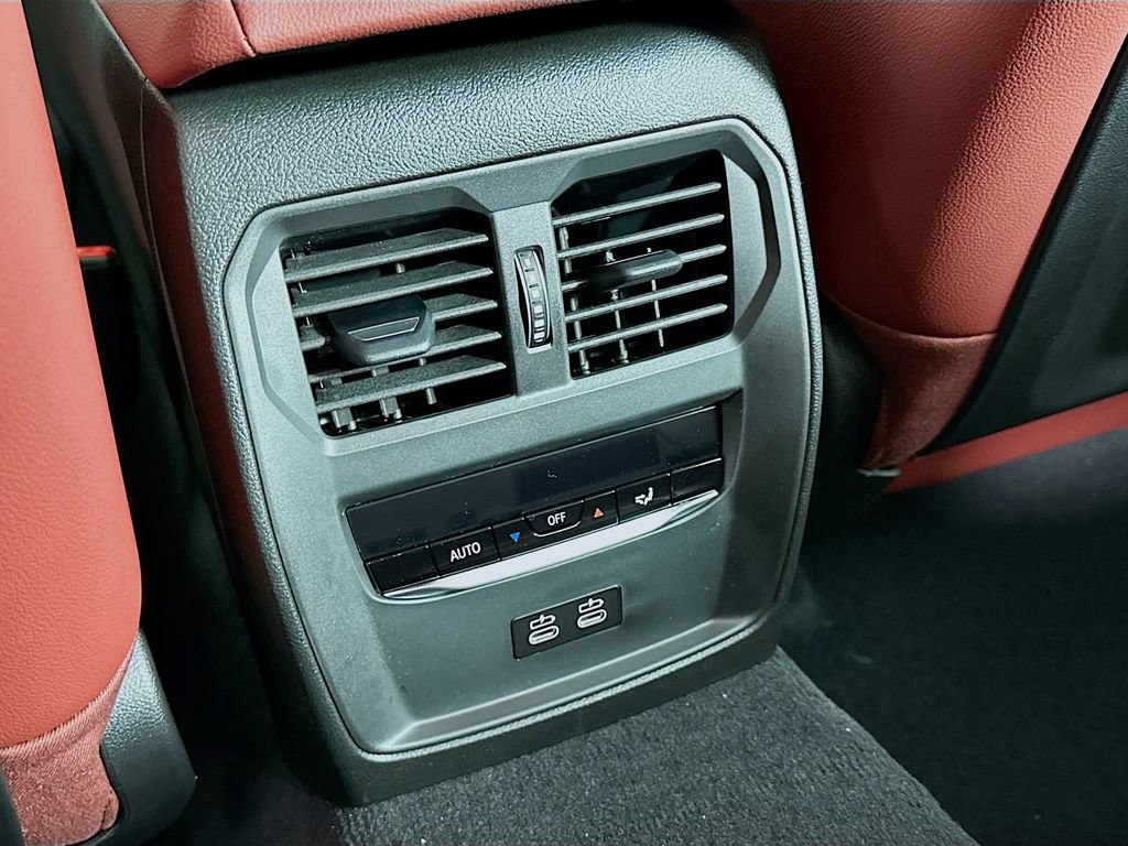 New 2026 BMW 330i xDrive Sedan w/ M Sport Package image 33