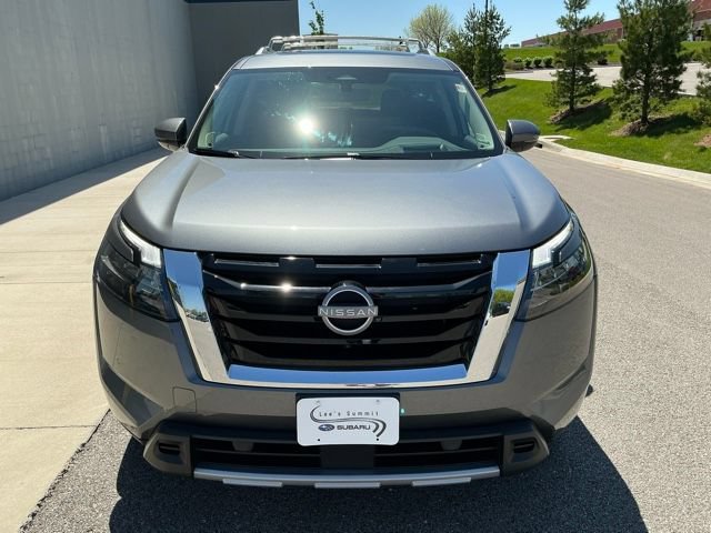 Used 2025 Nissan Pathfinder Platinum FWD image 9