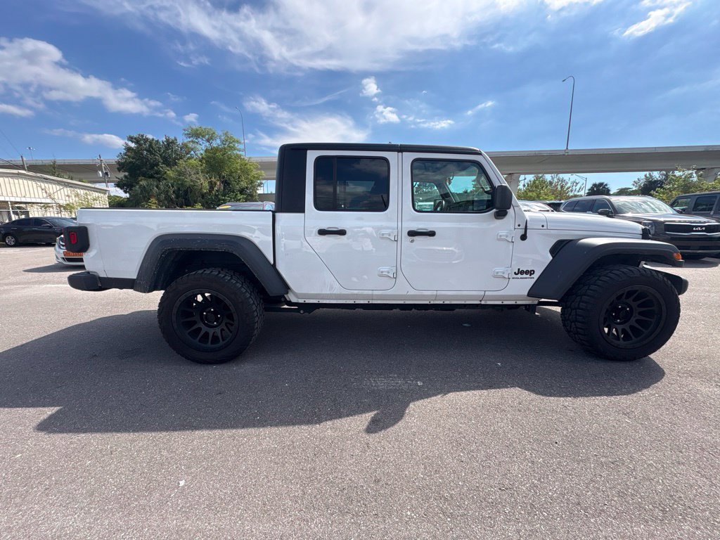 Used 2023 Jeep Gladiator Sport AWD/4WD image 2