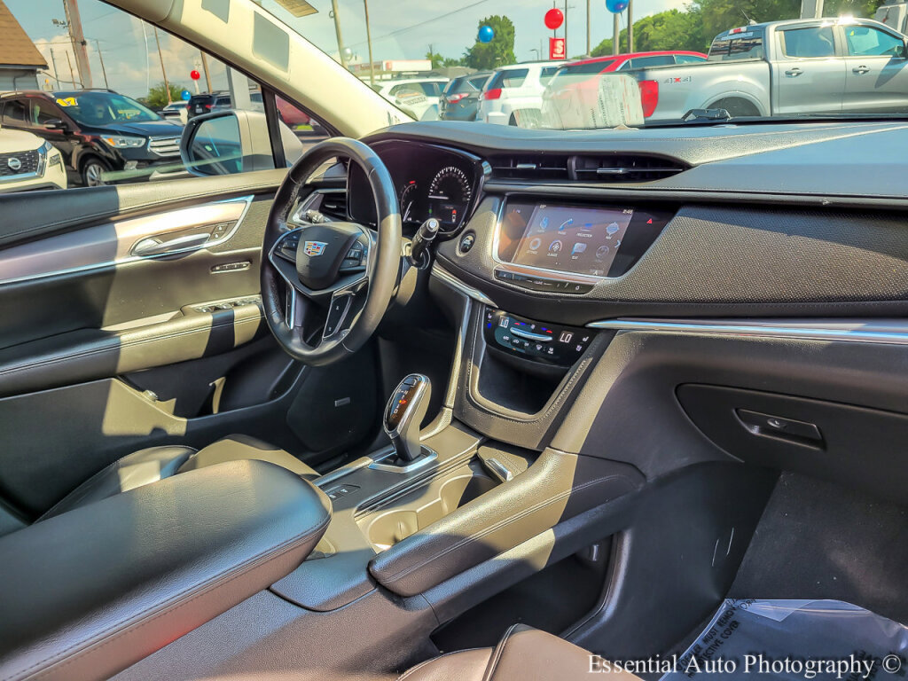 Used 2017 Cadillac XT5 Premium Luxury image 35