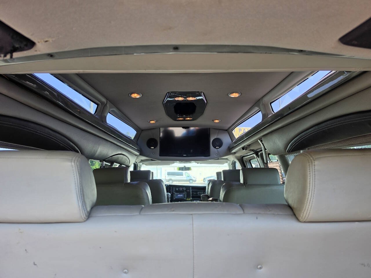 Used 2015 GMC Savana 2500 Extended RWD image 8