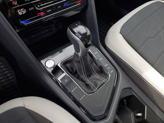 Certified 2025 Volkswagen Taos SE w/ Panoramic Sunroof Package image 23