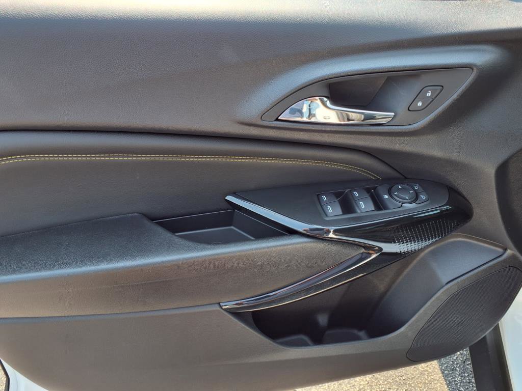 New 2025 Chevrolet Trax ACTIV w/ Driver Confidence Package image 9