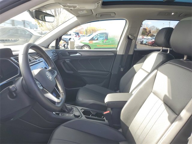 Certified 2024 Volkswagen Tiguan SE image 17
