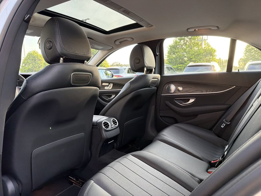 Used 2018 Mercedes-Benz E 300 image 12
