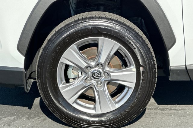 Certified 2025 Toyota RAV4 XLE w/ Convenience Package FWD image 31