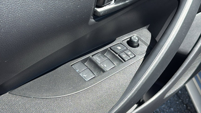 Used 2025 Toyota Corolla LE FWD image 19