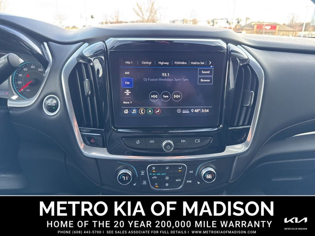 Used 2020 Chevrolet Traverse LT w/ LT Premium Package image 21