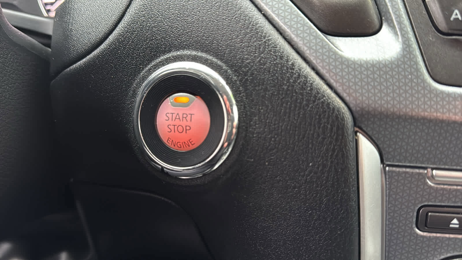 Used 2019 Nissan Pathfinder SL image 22