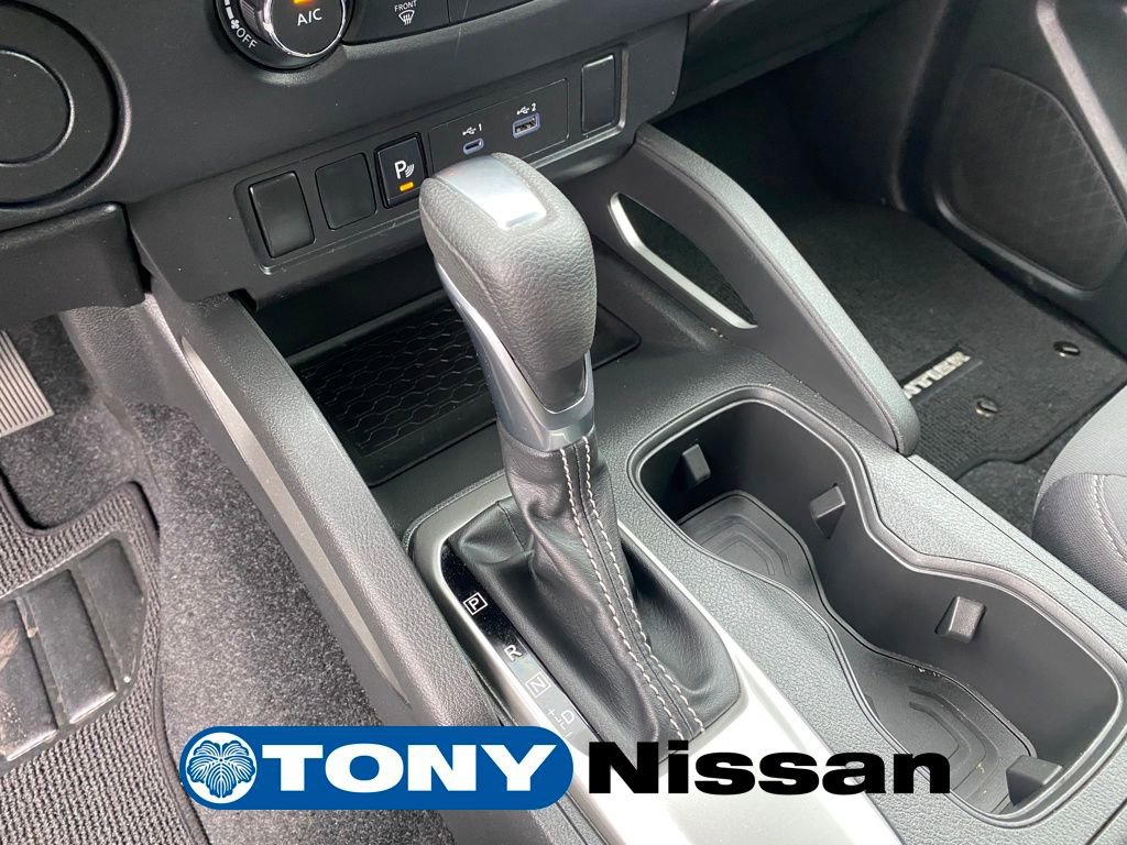Used 2024 Nissan Frontier SV w/ Technology Package image 17