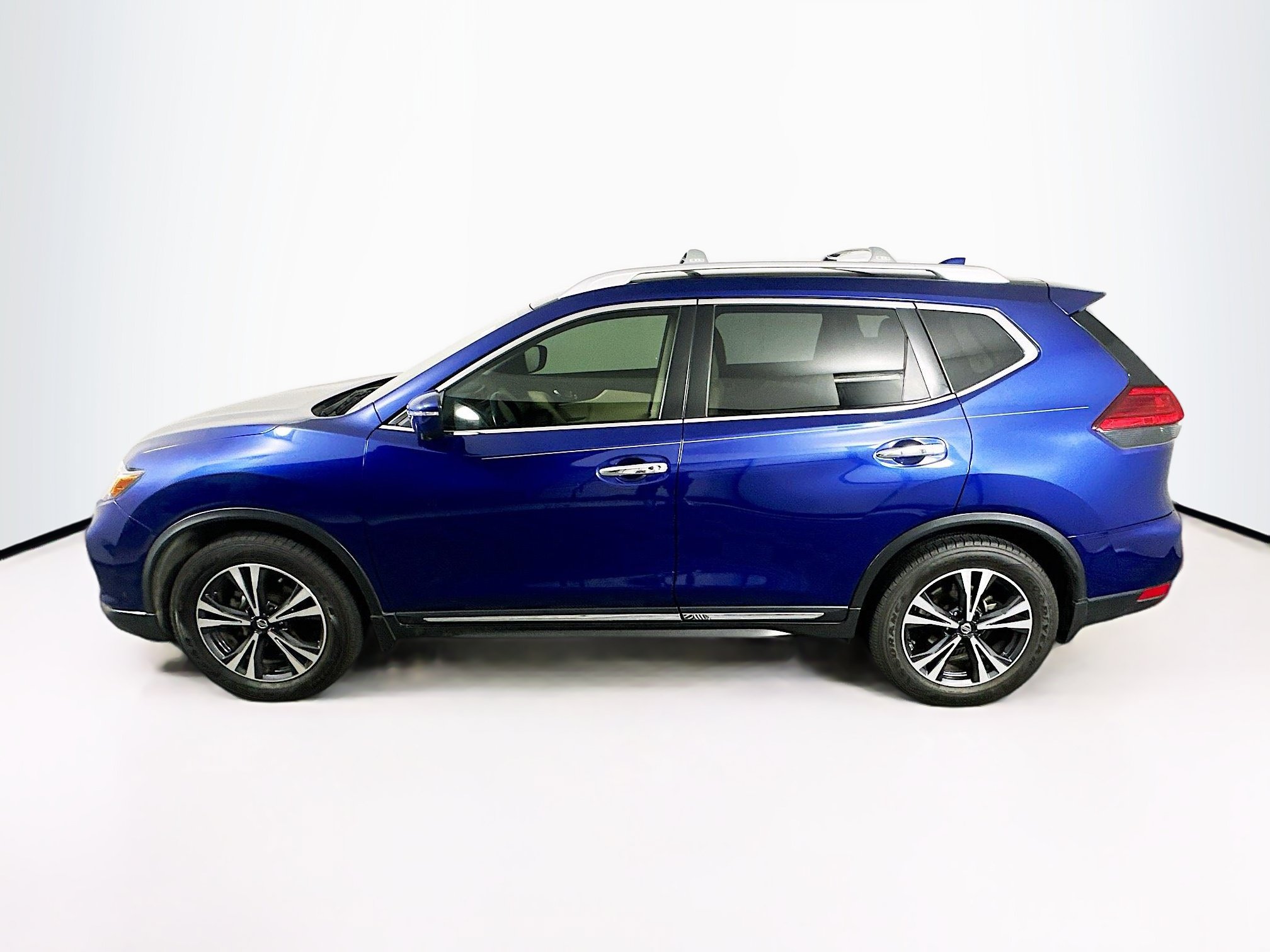 Used 2017 Nissan Rogue SL FWD image 4