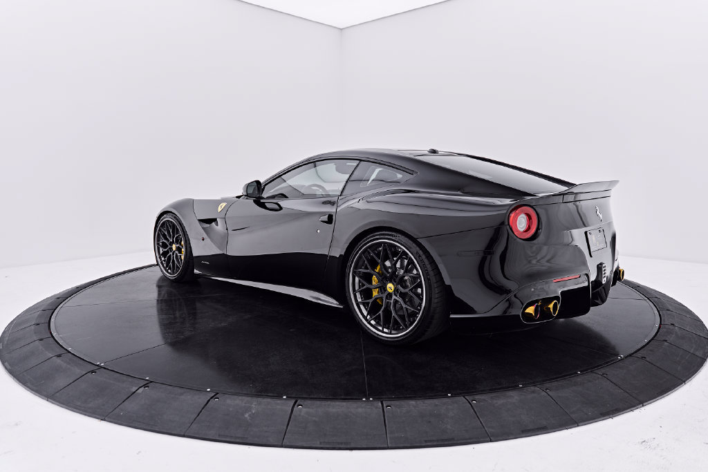 Used 2015 Ferrari F12 Berlinetta RWD image 17