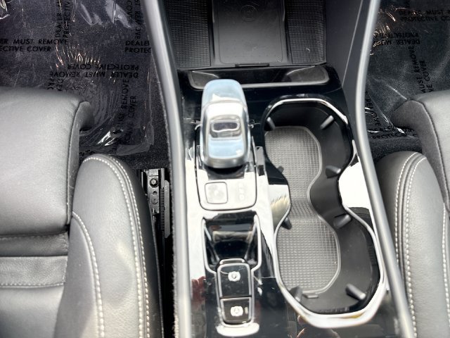 Certified 2025 Volvo XC40 B5 Ultra AWD/4WD image 26