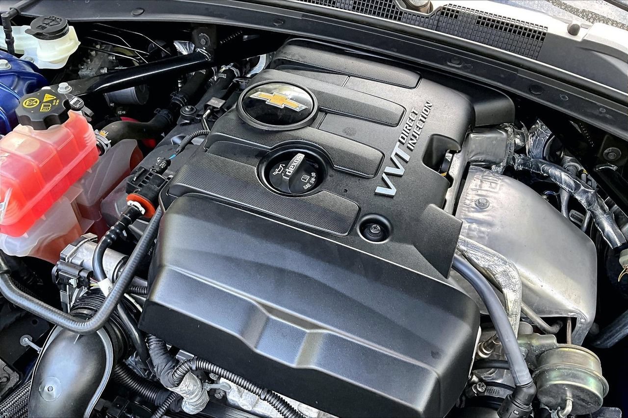 Used 2023 Chevrolet Camaro LT RWD image 27