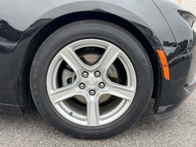 Used 2022 Chevrolet Camaro LT RWD image 11
