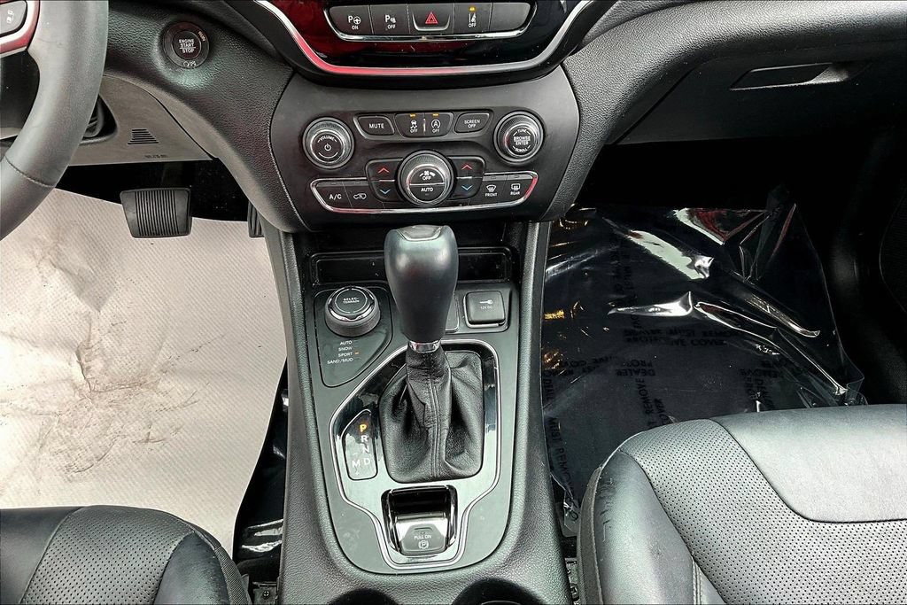 Used 2022 Jeep Cherokee Limited AWD/4WD image 15
