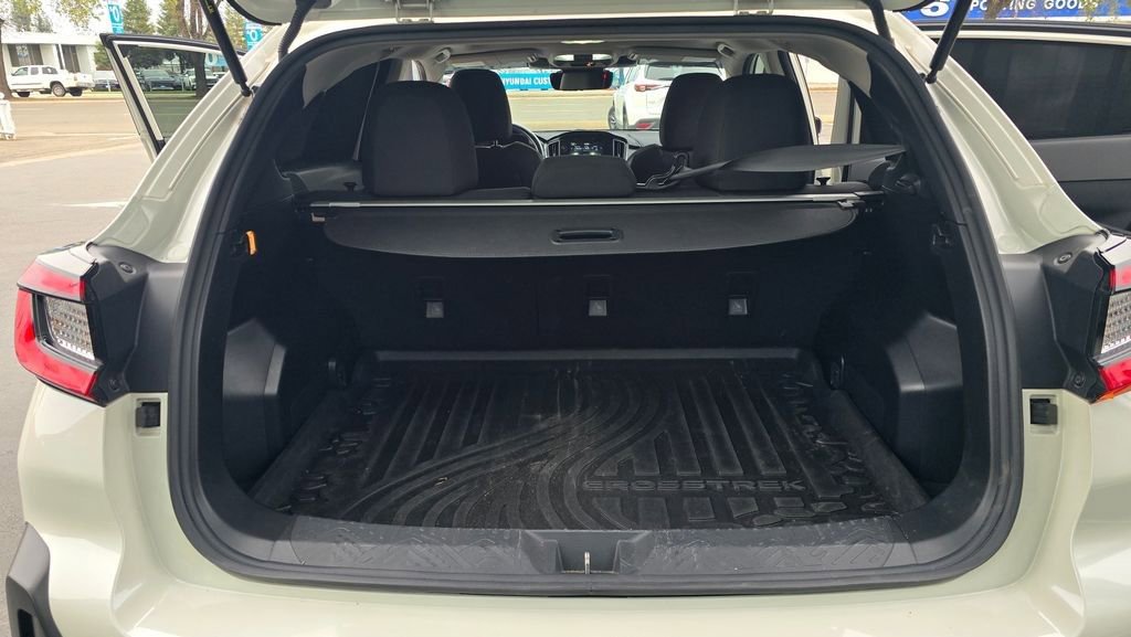 Used 2024 Subaru Crosstrek 2.0i Premium image 9