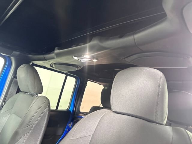 Used 2023 Jeep Wrangler Unlimited w/ Cold Weather Group image 12