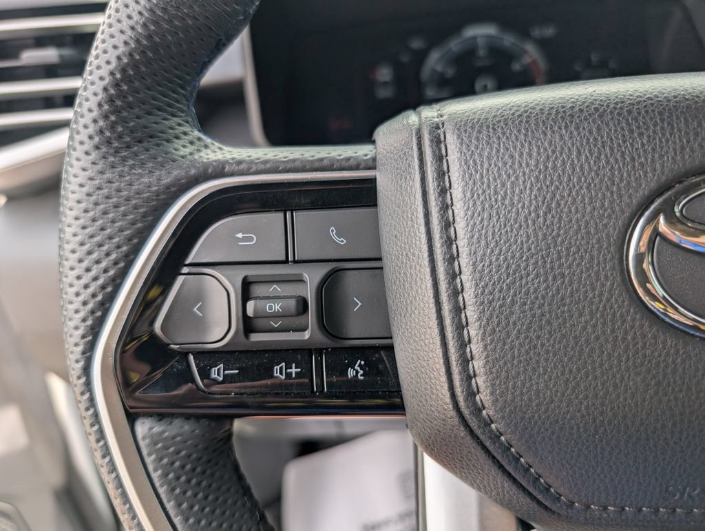 Used 2025 Toyota Tundra Platinum AWD/4WD image 25