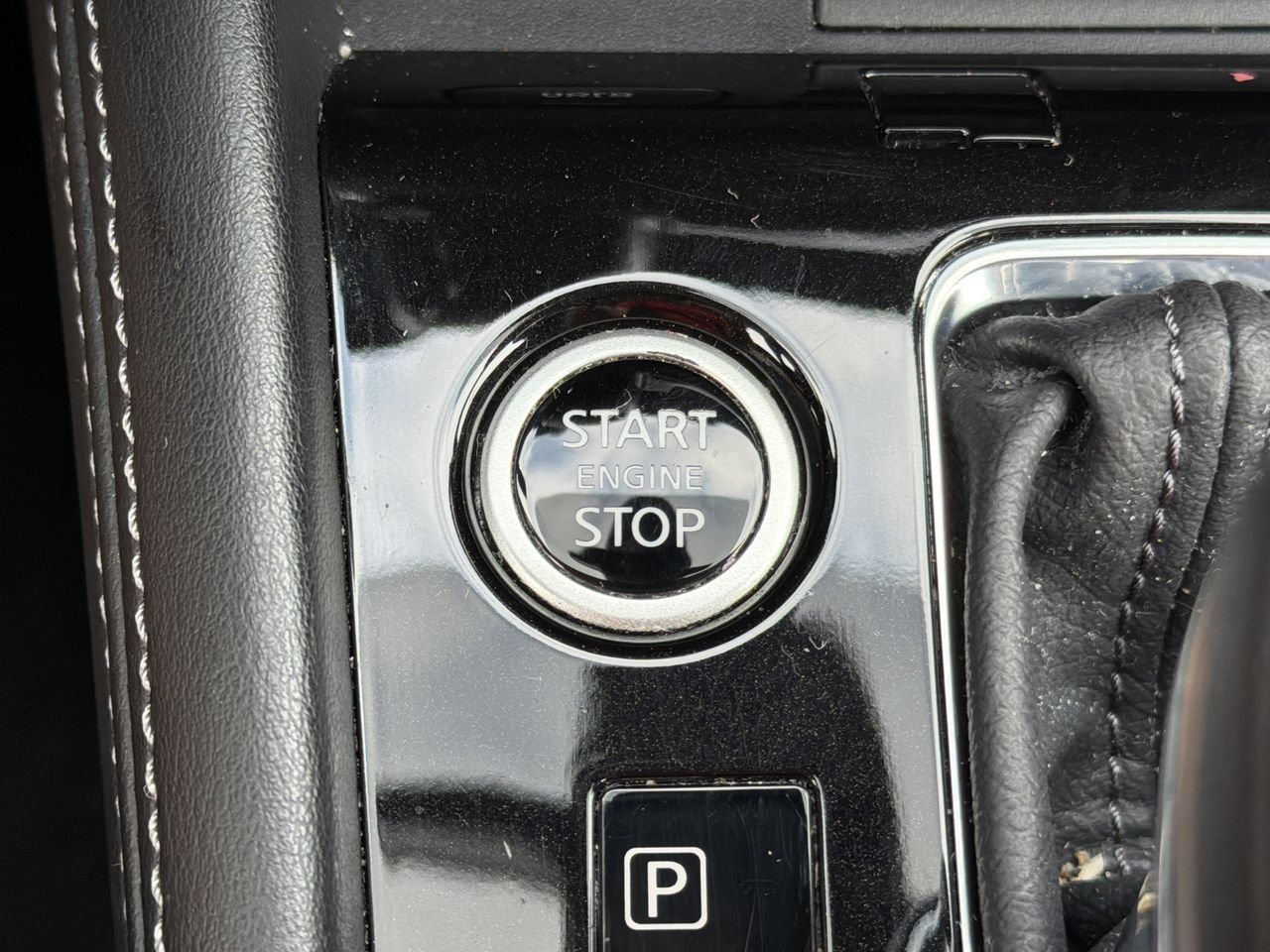 Used 2024 Nissan Kicks SR FWD image 8