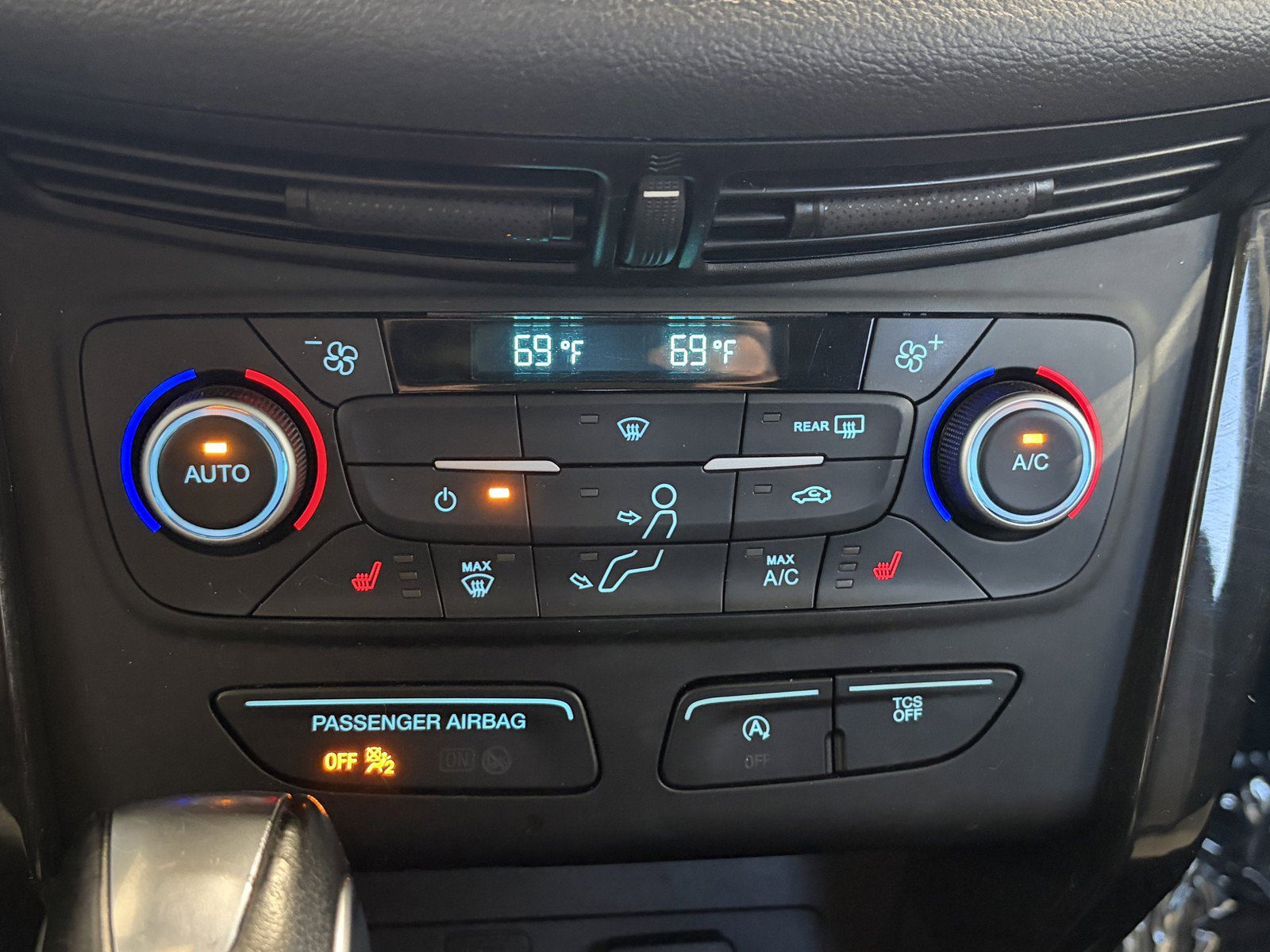 Used 2019 Ford Escape SE FWD image 14