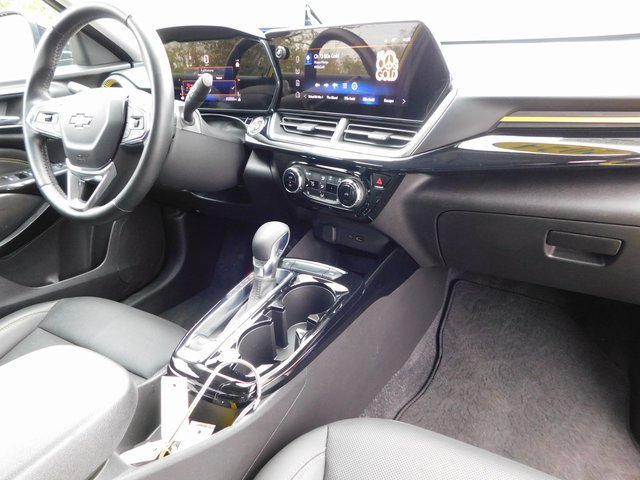 Used 2024 Chevrolet Trax ACTIV image 18