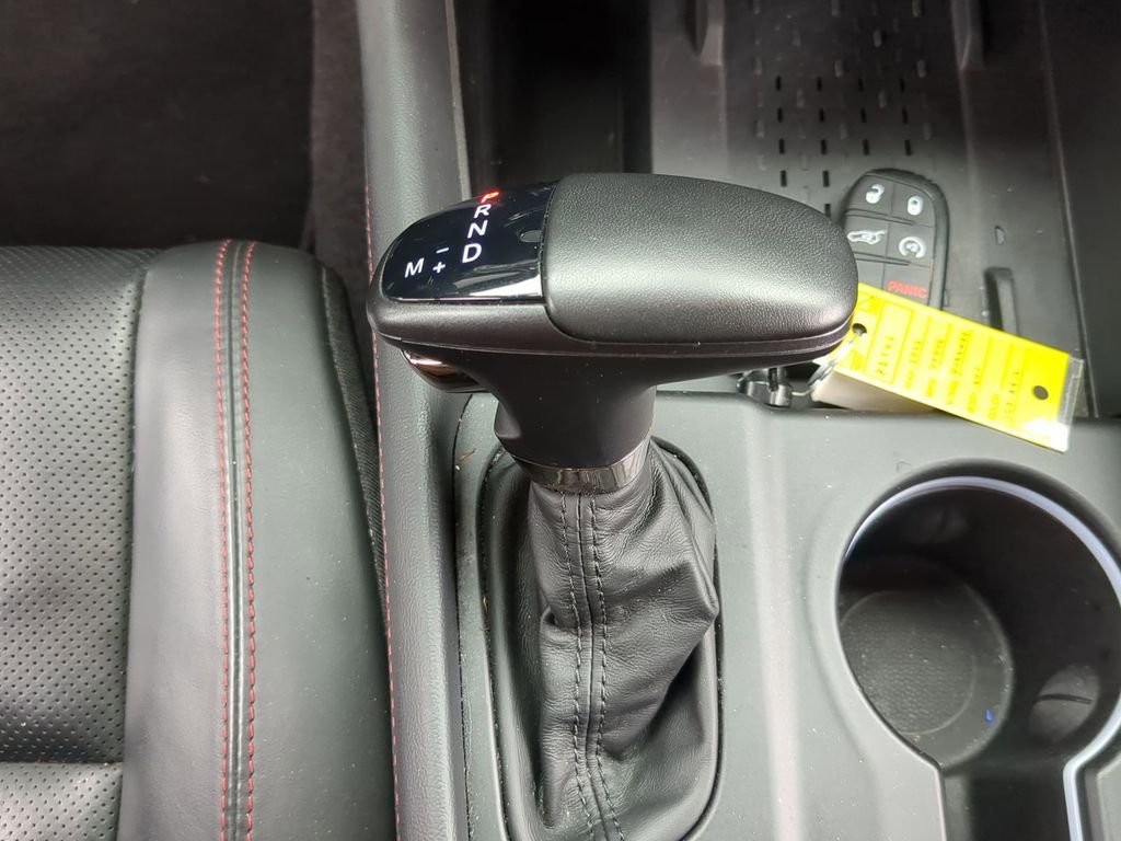 Used 2025 Dodge Durango GT image 9